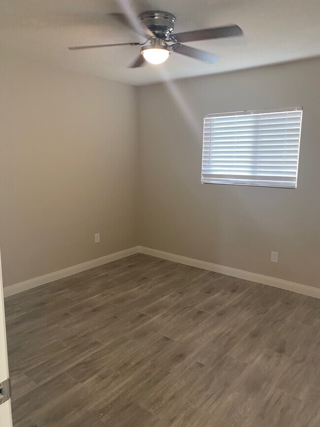 Foto del edificio - 14709 Walters St