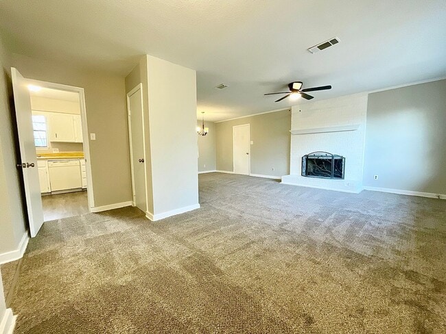 Building Photo - 2003 Doris Dr