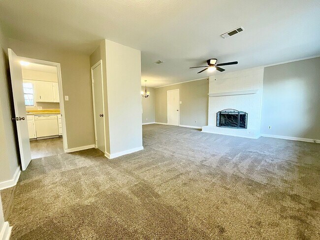 Foto del edificio - 2003 Doris Dr