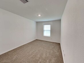 Building Photo - 24139 Mustang Run Dr