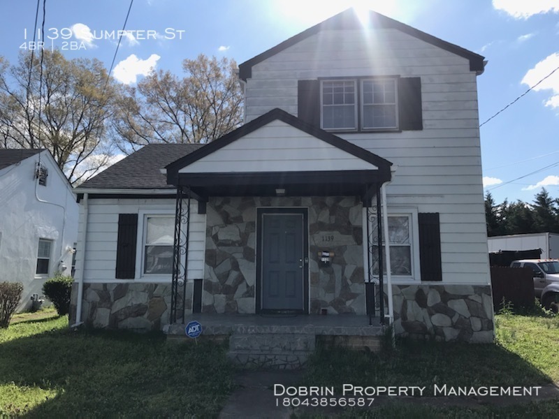 Primary Photo - MASSIVE 4BD: 2 Living Rooms & a Garage!!