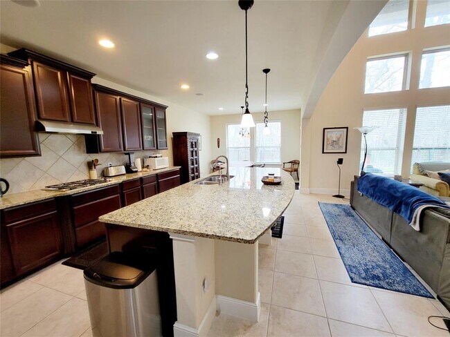 Foto del edificio - 5822 Crawford Hill Ln