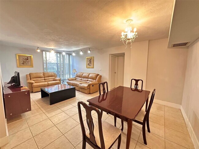 Foto del edificio - 200 NE 172nd St