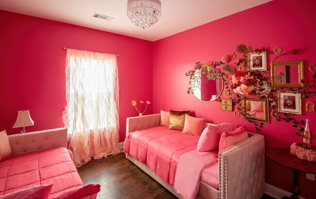 Foto del edificio - 2431 Almonaster Ave