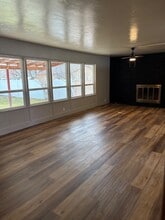 Building Photo - 1001 7th St