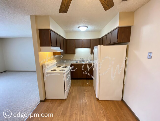 Foto del edificio - 3249 Ansborough Ave