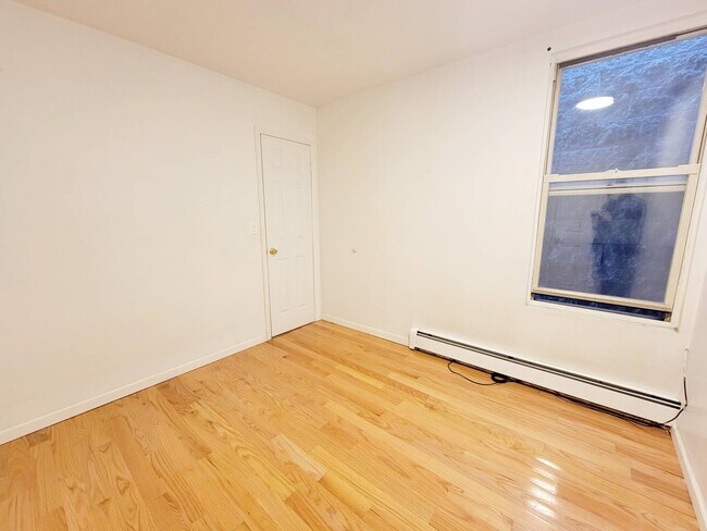 Foto del edificio - 1620-1E14 E 14th St