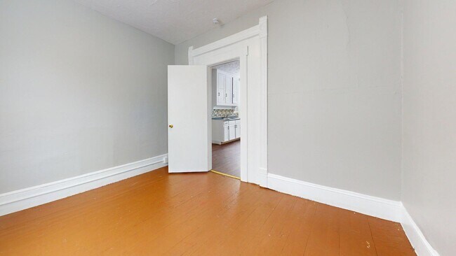 Foto del edificio - 3165 W 31st St