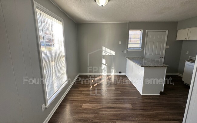 Building Photo - 3366 Eastport Cove