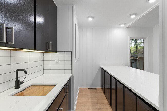 Foto del edificio - 9177 Fair Rd