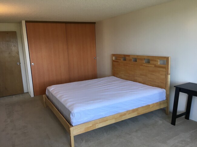 Master bedroom - 1060 Kamehameha Hwy