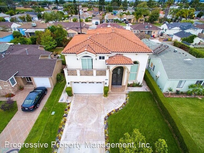 Building Photo - 4 br, 3 bath House - 8719 Elmont Ave.