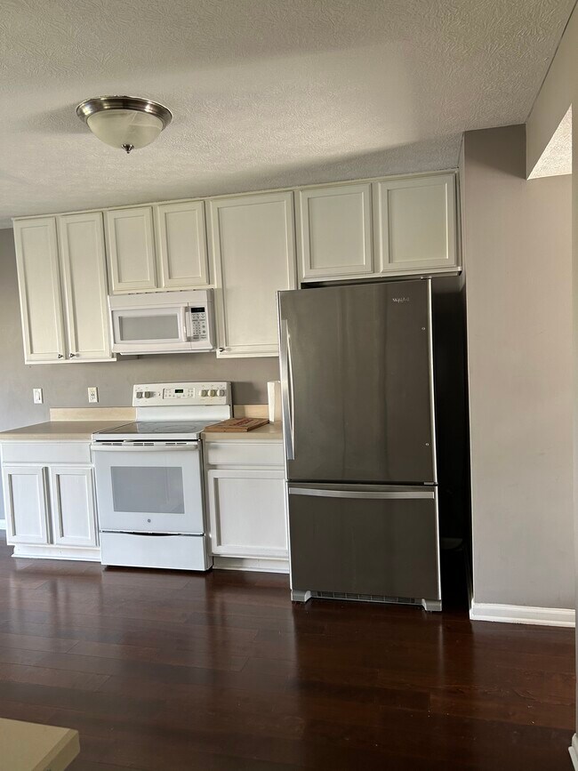 Building Photo - 5095 Maple Valley Dr