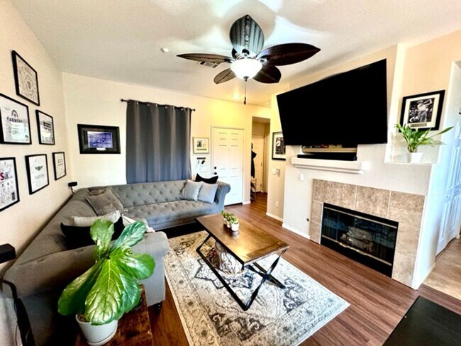 Building Photo - 2 Bedroom 2.5 Bathroom Condo for LEASE in ...