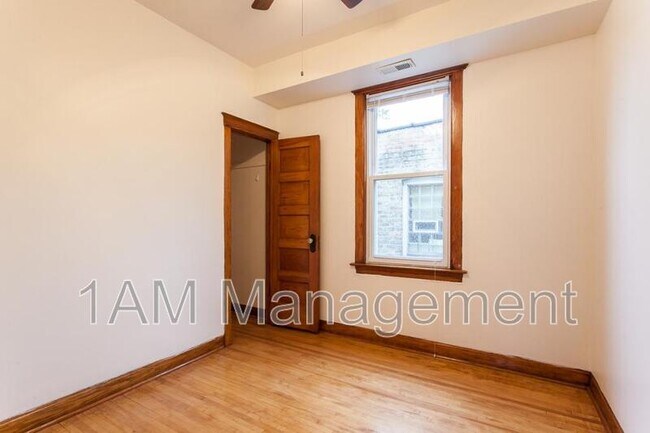 Foto del edificio - 3228 N Lawndale Ave