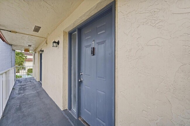 Foto del edificio - 3760 NW 115th Ave