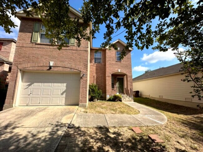 Building Photo - Open airy floor plan ready for immediate m...