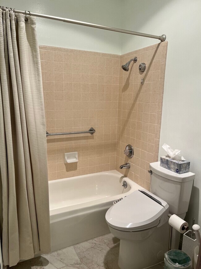 Guest bathroom - 217 8th Ave