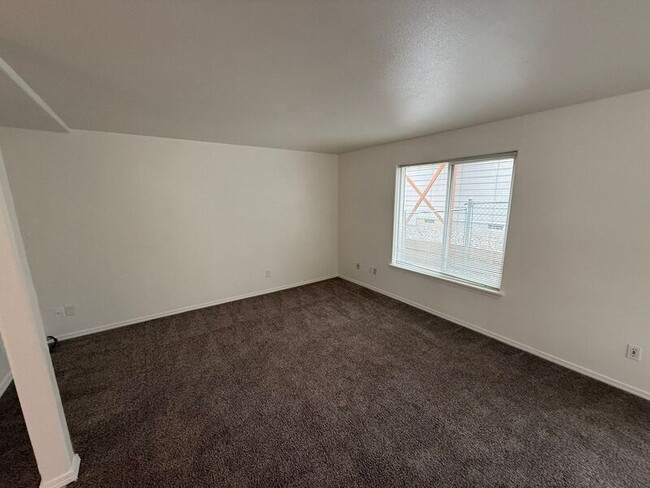 Foto del edificio - 4342 Ward Pl NE