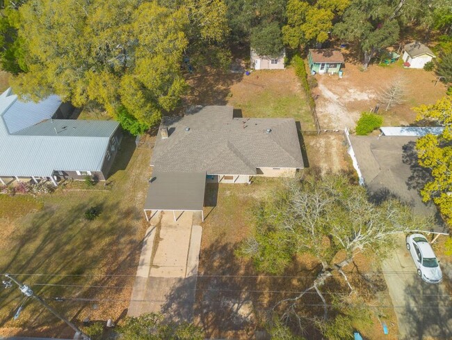 Photo - 911 Brown St House