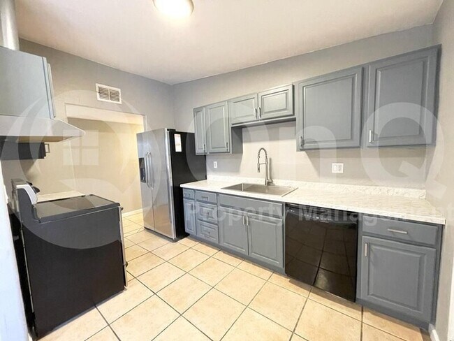 Foto del edificio - 1501 W Ontario St