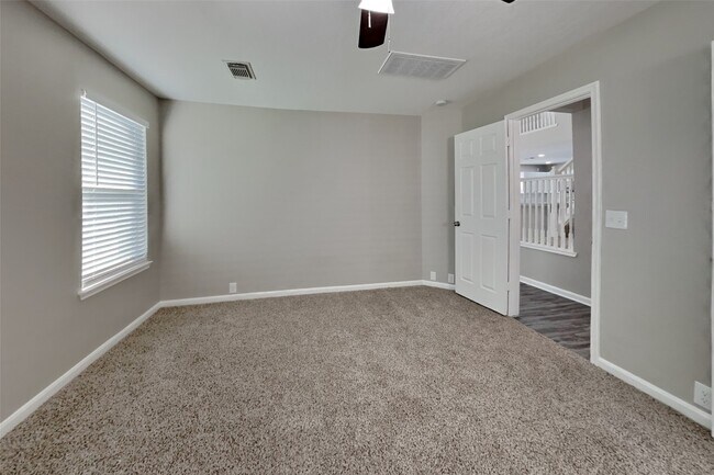 Foto del edificio - 2714 Woodspring Forest Dr