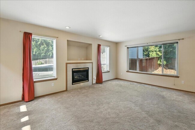 Building Photo - 3bd/2.5ba Everett Duplex
