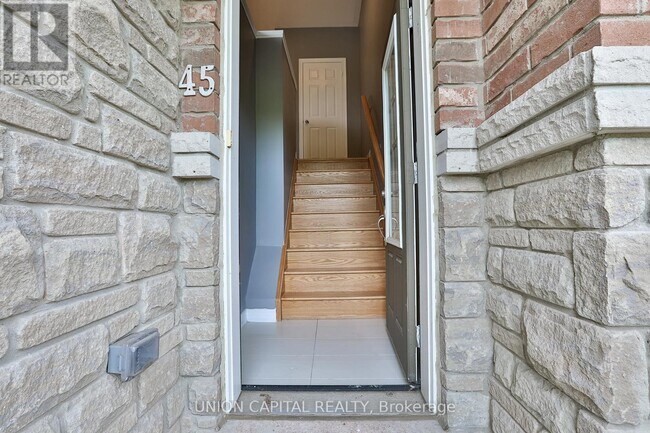 Building Photo - 45 Dundas Way