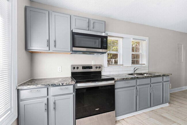 Foto del edificio - **Move in ready 3/2 Single Family home 32208