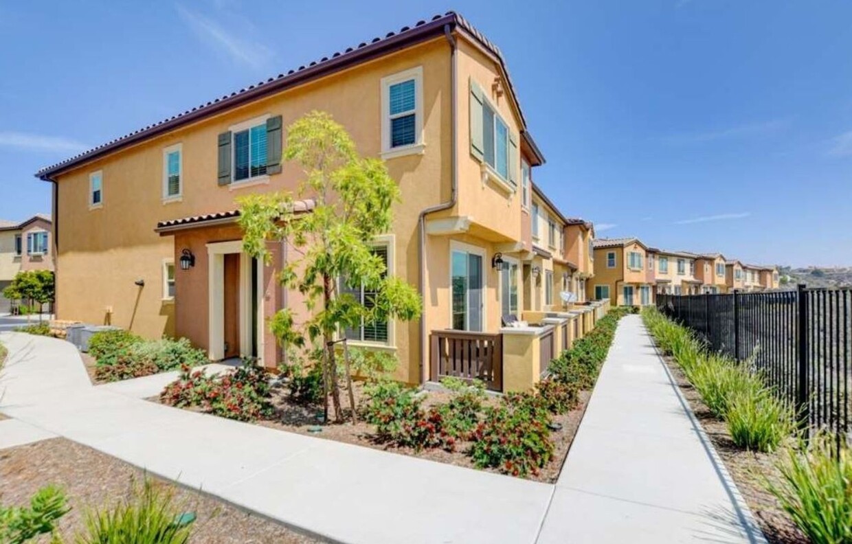 Primary Photo - Beautiful canyon views! quiet, built in 20...