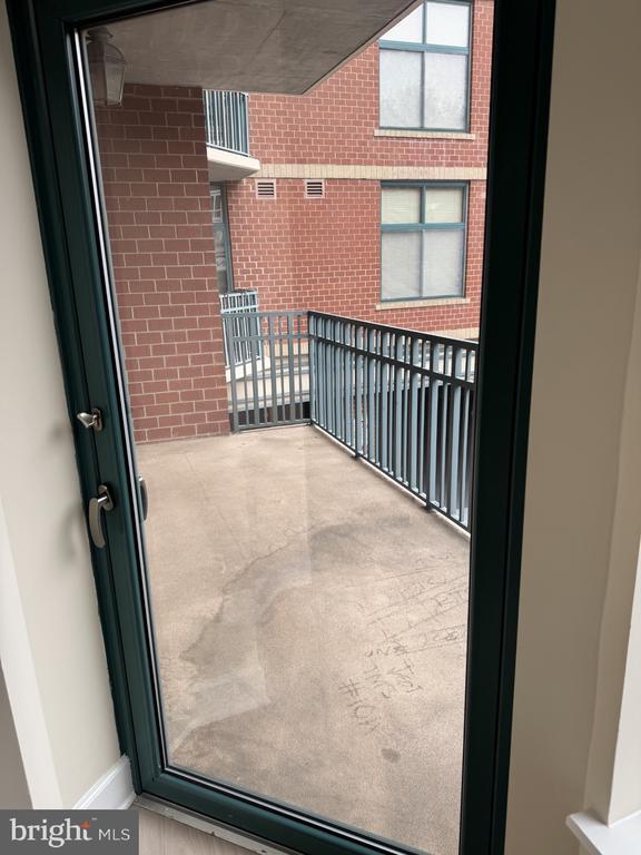 Building Photo - 502 W Broad St