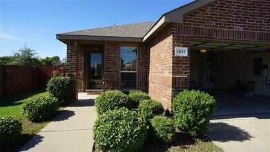 Building Photo - 1817 Berrywood Dr