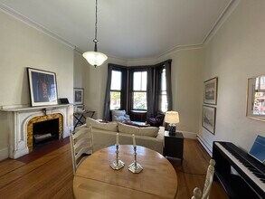 Building Photo - 429 Beacon St