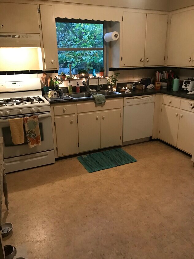 Foto principal - 2131 Springhill Dr