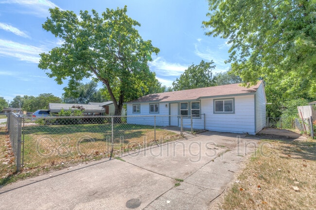Building Photo - 204 S 197th E Ave