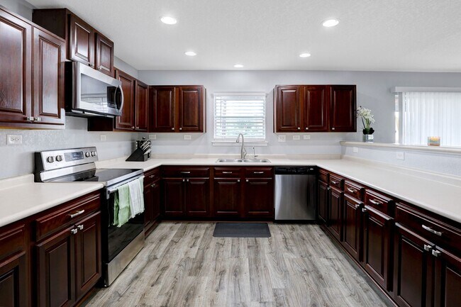 Building Photo - Rental
