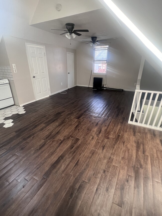 Living room / kitchen - 284 N 10th St