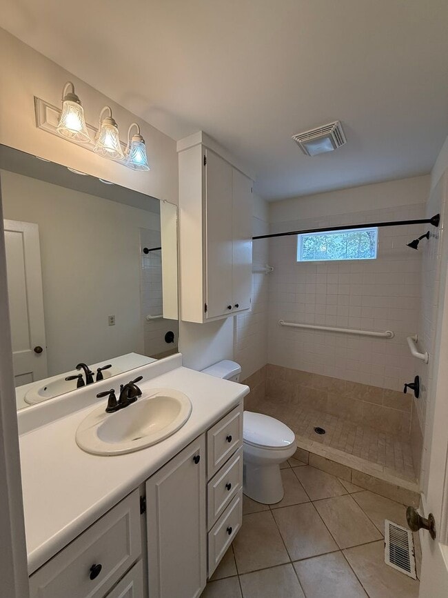 Building Photo - 112 Donaldson St