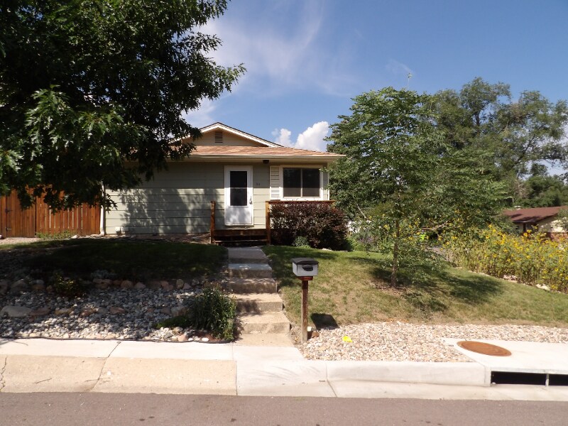 24 El Sereno Dr, Colorado Springs, CO 80906 Room for Rent in Colorado