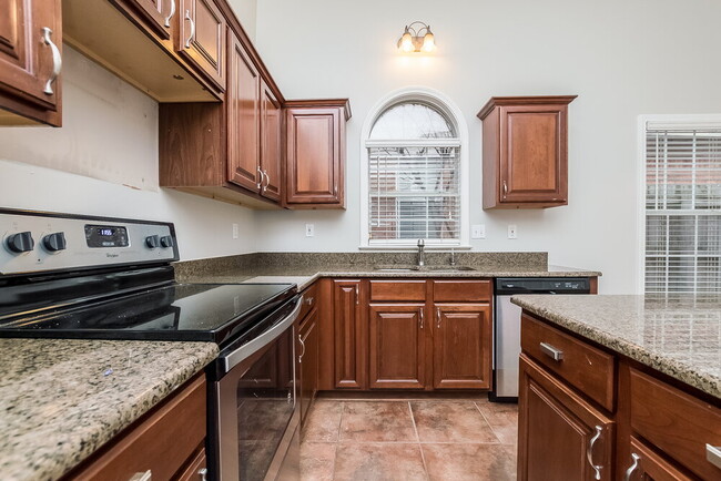 Building Photo - 622 W Ashley Glen Cir