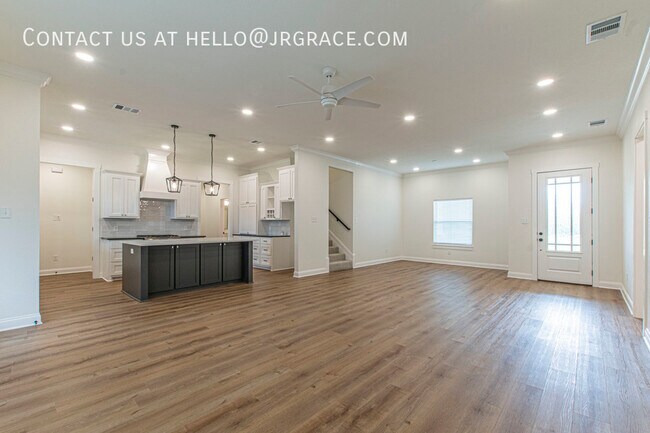 Building Photo - 1106 S Robinson Dr