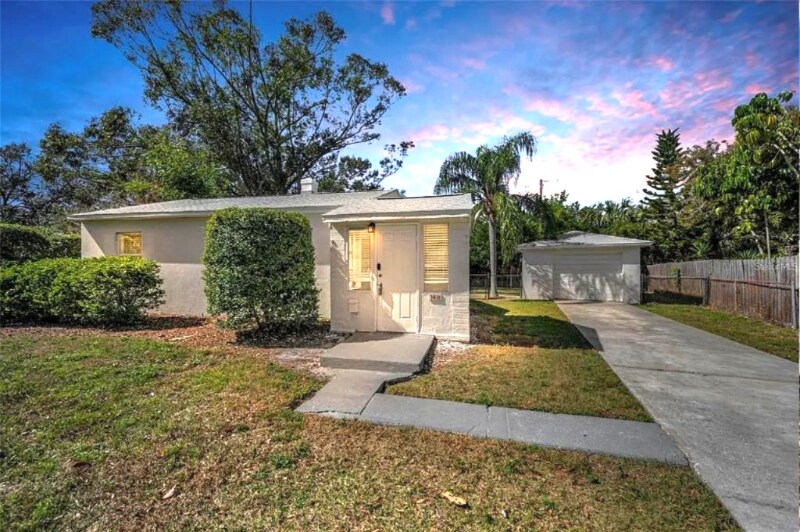Foto principal - 1611 Canterbury Rd N