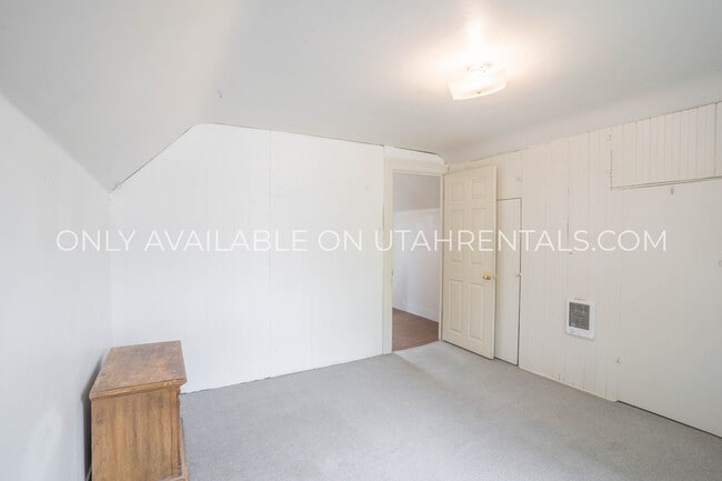 Building Photo - 167 N 100 E