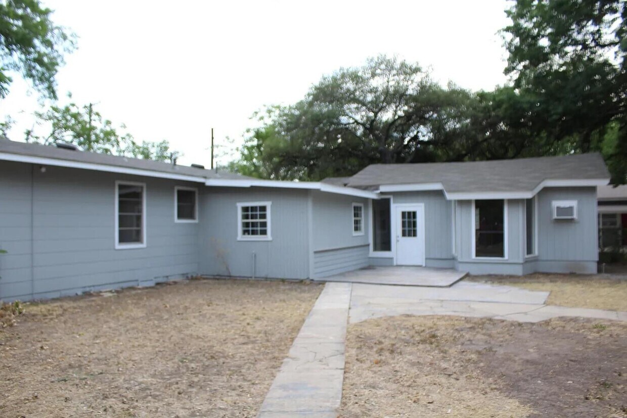Building Photo - 4427 N Hein Rd