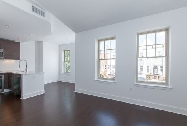 Foto del edificio - The Perfect Petworth Pad!