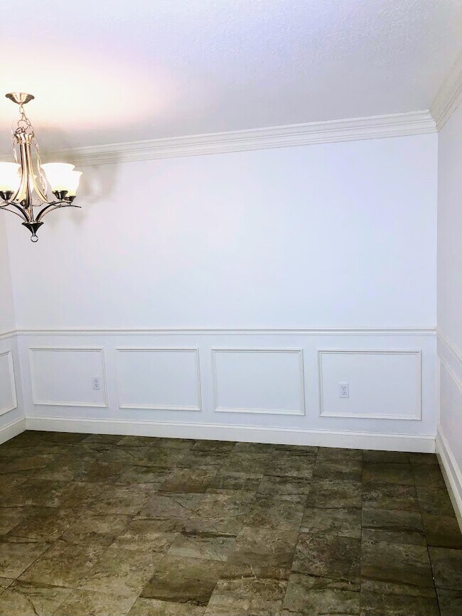 Comedor - 5 Timberwood Dr