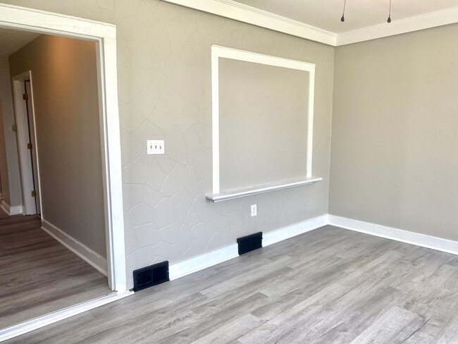Building Photo - 4409 Sunset Ave
