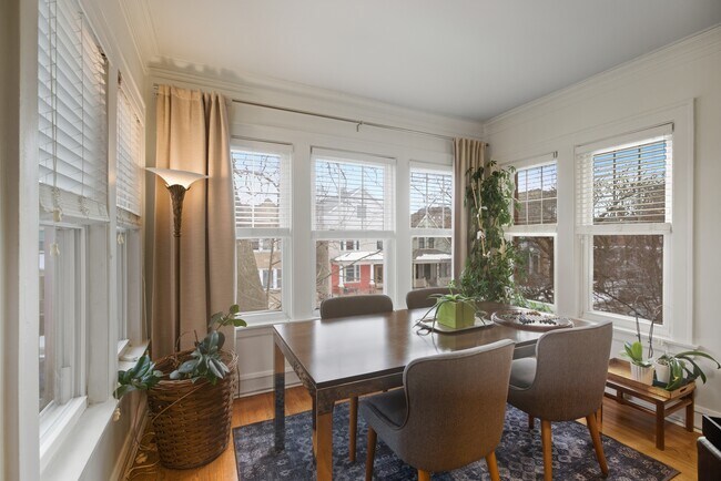 Foto del edificio - 1624 W Olive Ave