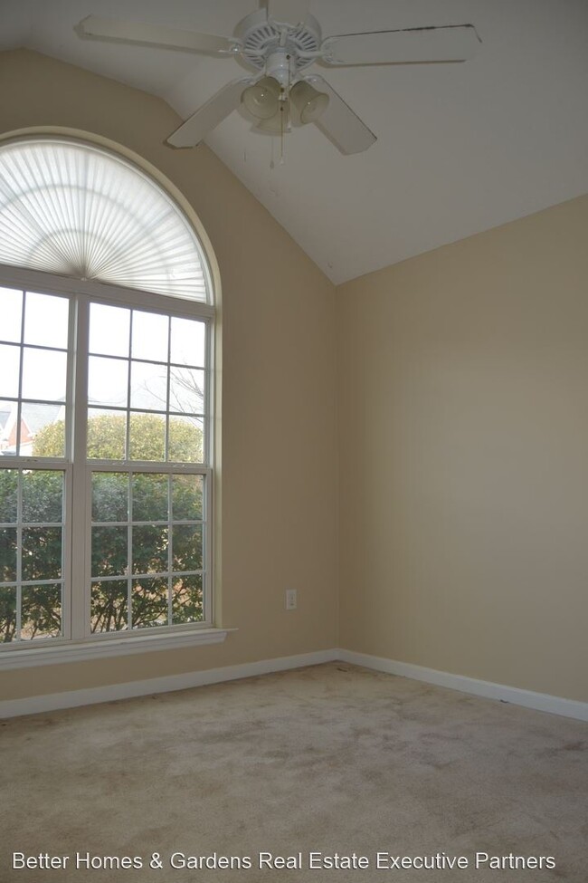 Building Photo - 3 br, 2 bath House - 566 Lory Lane