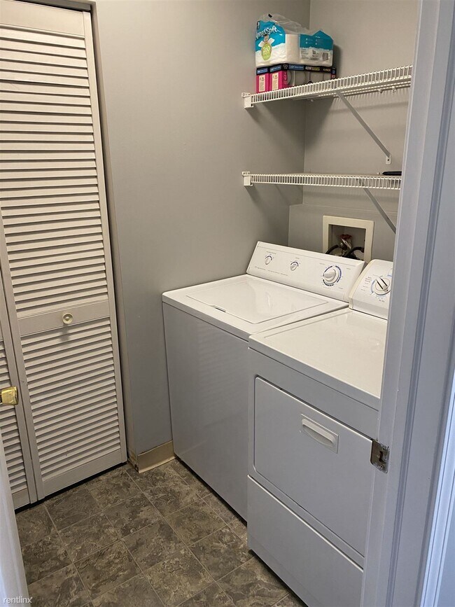 Foto del edificio - 2 br, 2 bath House - 4250 Peak Ln NE 4250 ...